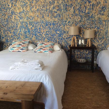 Marina Lounge Hostel Понта-Делгада Экстерьер фото