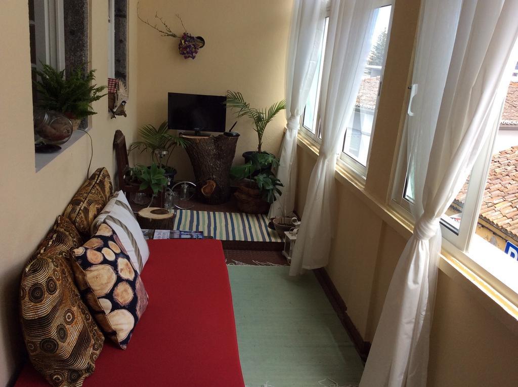 Marina Lounge Hostel Понта-Делгада Экстерьер фото