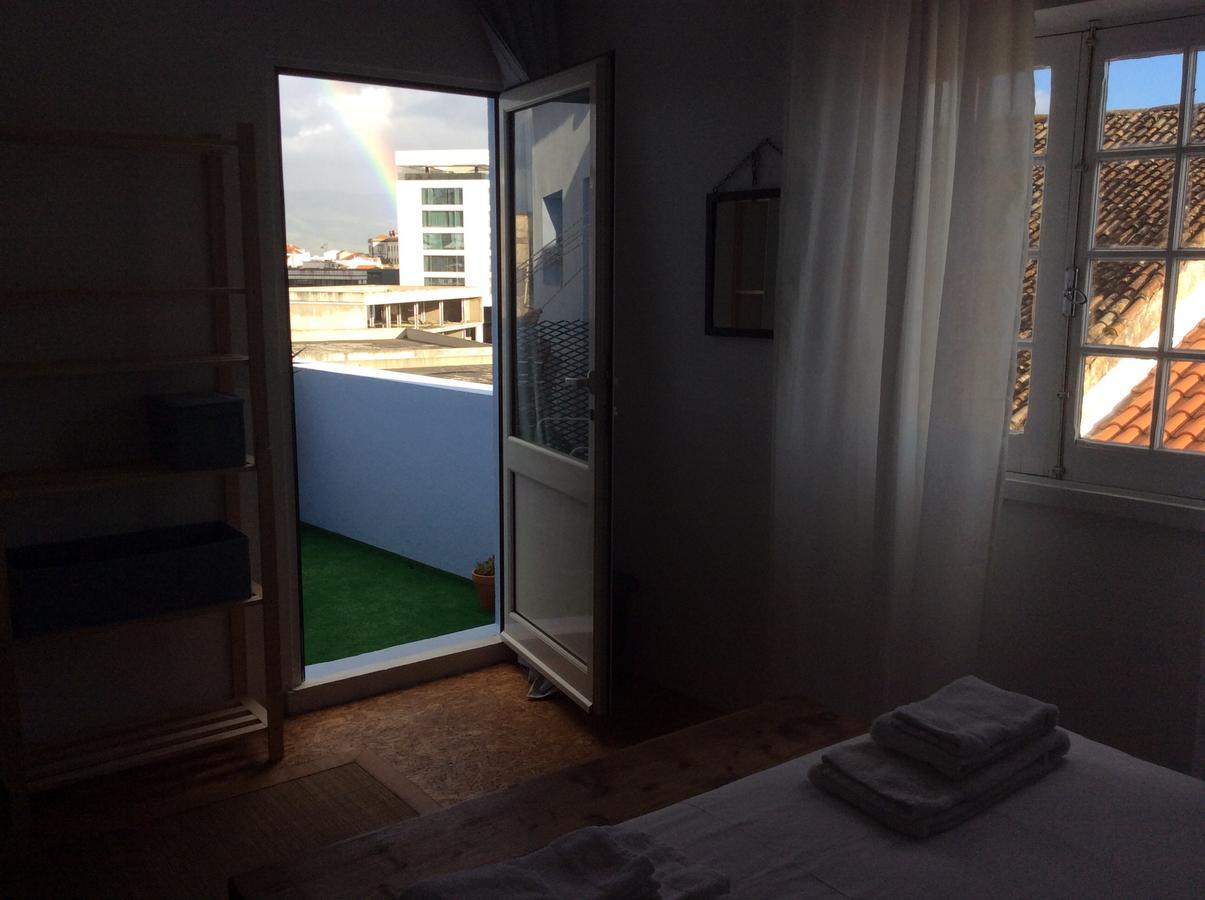 Marina Lounge Hostel Понта-Делгада Экстерьер фото