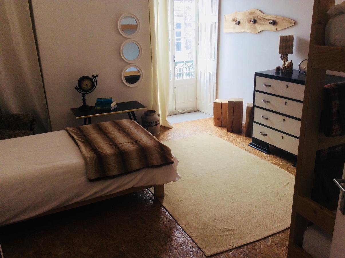 Marina Lounge Hostel Понта-Делгада Экстерьер фото