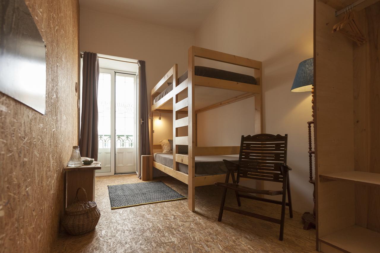 Marina Lounge Hostel Понта-Делгада Экстерьер фото