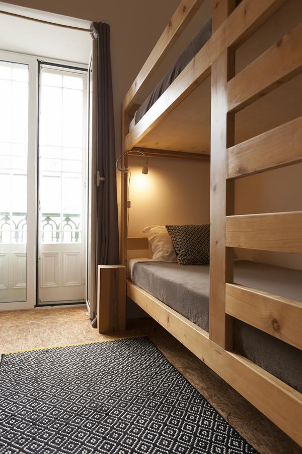 Marina Lounge Hostel Понта-Делгада Экстерьер фото
